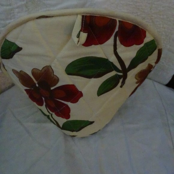 Floral Patterned Cream Tea Cozy Westside - Picture 2 of 2